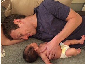 Photo of Марк Цукерберг жаңа туған қызымен түскен алғашқы фотосын жариялады